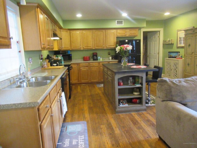 2 New Gotham Rd in Westbrook, ME - Building Photo - Building Photo