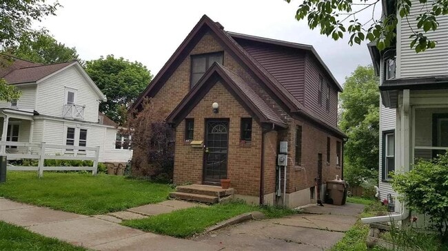 property at 1018 E Gorham St