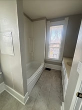 2004 Latham St in Rockford, IL - Building Photo - Building Photo