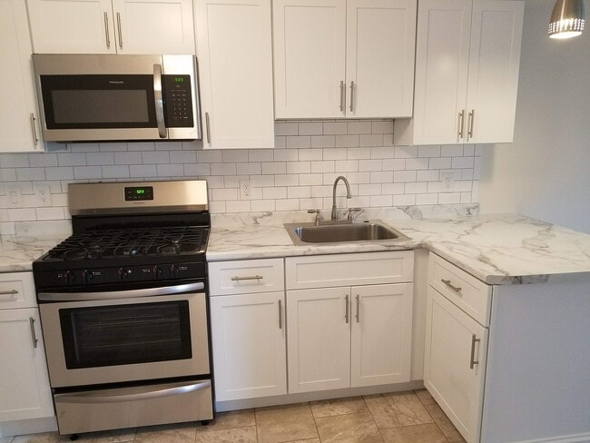 1 Main St, Unit 2