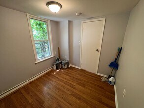 142 Inslee Pl, Unit 2R in Elizabeth, NJ - Foto de edificio - Building Photo