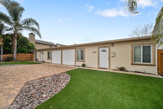 964 13th St in Imperial Beach, CA - Foto de edificio - Building Photo