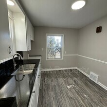 19757 Elkhart St in Harper Woods, MI - Building Photo - Building Photo