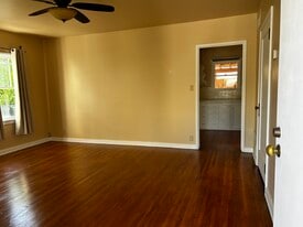 545 S Calle Santa Rosa in Palm Springs, CA - Building Photo