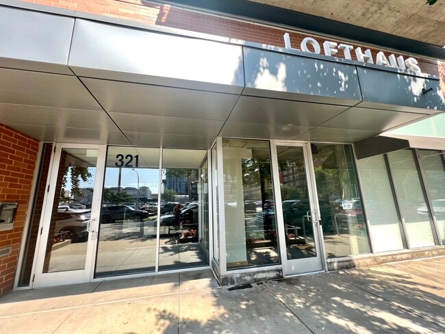 property at 321 S Sangamon St