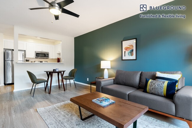 204 Washington Ave in Santa Monica, CA - Building Photo - Building Photo