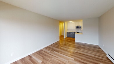 8675 French in Vancouver, BC - Building Photo - Building Photo