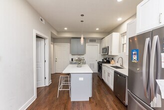 3570 W Dickens Ave in Chicago, IL - Building Photo - Building Photo