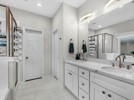 8407 James Franklin St in Houston, TX - Building Photo