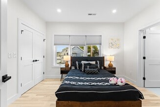 21 Bolton St, Unit 1 in Waltham, MA - Building Photo - Building Photo