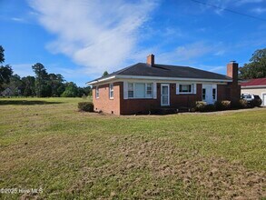 3500 Marathon Ave in Castle Hayne, NC - Foto de edificio - Building Photo