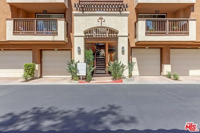 2960 Champion Way in Tustin, CA - Building Photo - Building Photo