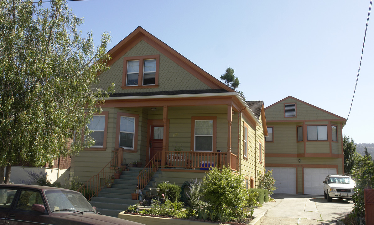 3228 Dakota St in Oakland, CA - Foto de edificio