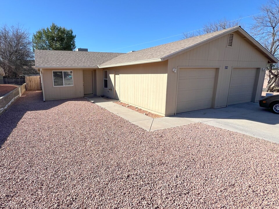 4203 E Commercial Way in Rimrock, AZ - Building Photo