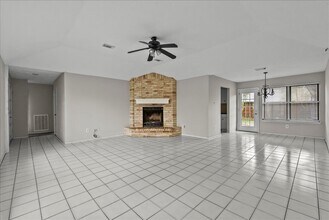 2823 Forest Point Dr in League City, TX - Building Photo - Building Photo