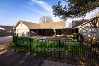 1133 Wood Valley Dr in Woodway, TX - Building Photo - Building Photo