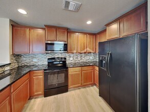 774 Wolfeton Way in New Braunfels, TX - Building Photo - Building Photo