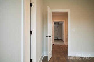 1302 E 10th St in Charlotte, NC - Building Photo - Building Photo