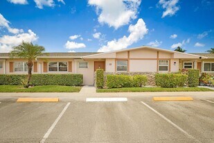 2703 Dudley Dr W in West Palm Beach, FL - Building Photo