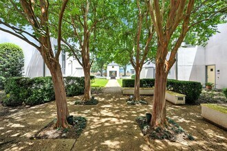 1385 Arlington St in Houston, TX - Building Photo - Building Photo