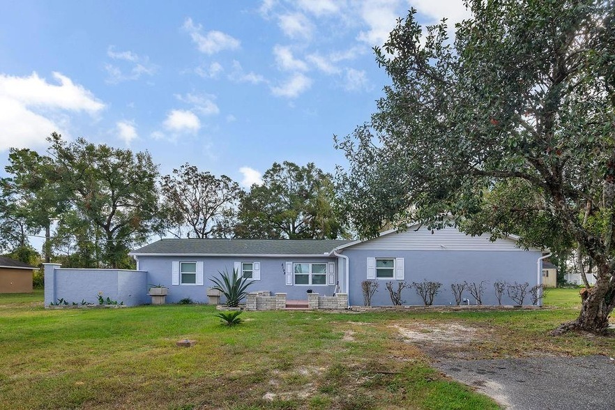 8198 SE 164th Pl in Summerfield, FL - Building Photo