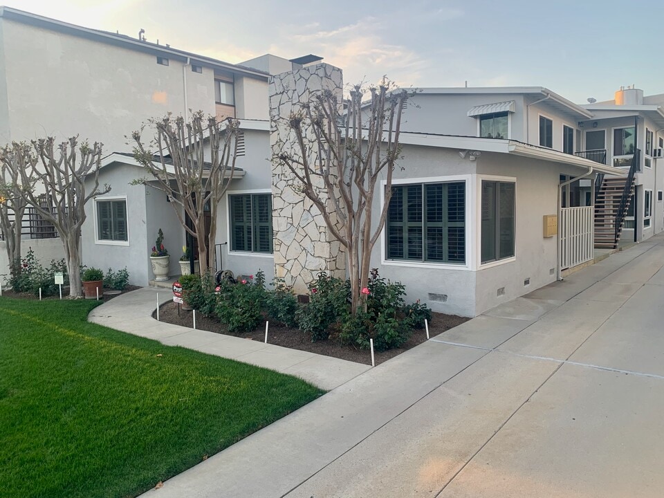 547 South St in Glendale, CA - Foto de edificio