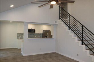 8903 Mesa Dr in Austin, TX - Building Photo - Building Photo