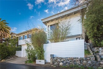 2828 Pacific View Trail in Los Angeles, CA - Building Photo - Building Photo