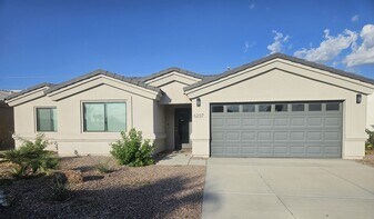 6237 Lago Grande Dr in Fort Mohave, AZ - Building Photo
