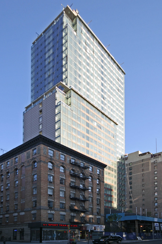 Ariel West in New York, NY - Building Photo - Building Photo