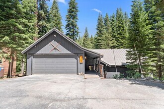 1142 Regency Way in Tahoe Vista, CA - Building Photo - Building Photo