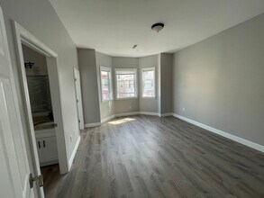 34 Falcon St, Unit 2 in Boston, MA - Building Photo - Building Photo
