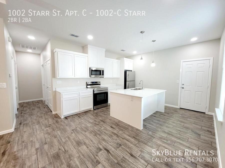 1002 Starr St in Mercedes, TX - Building Photo