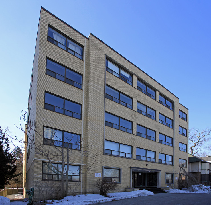 620 Avenue Rd in Toronto, ON - Building Photo