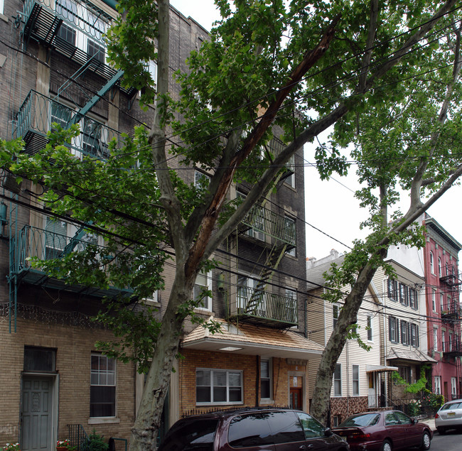 59 Madison St in Newark, NJ - Foto de edificio - Building Photo