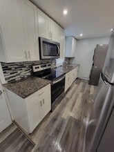 24 N 10th St in Darby, PA - Building Photo - Building Photo