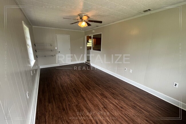 1665 Cheshire Dr E in Mobile, AL - Building Photo - Building Photo