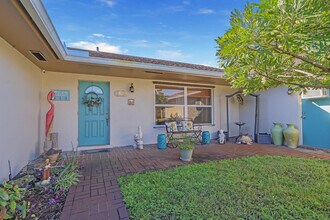 5140 Laird Ln in Jupiter, FL - Foto de edificio - Building Photo