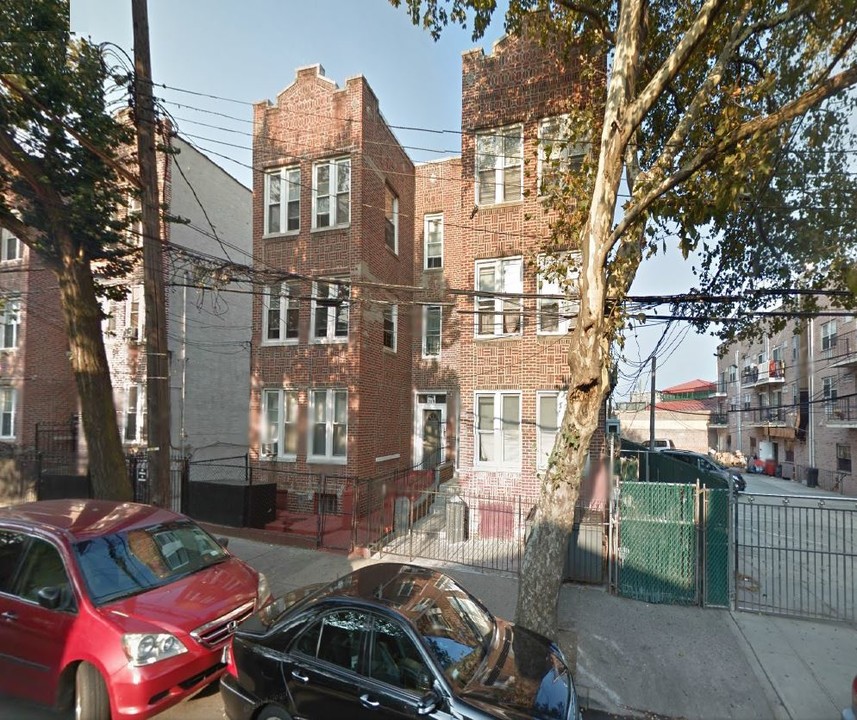 289 Fountain Ave in Brooklyn, NY - Building Photo