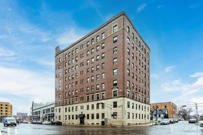 25 N Harrison St in East Orange, NJ - Building Photo - Primary Photo