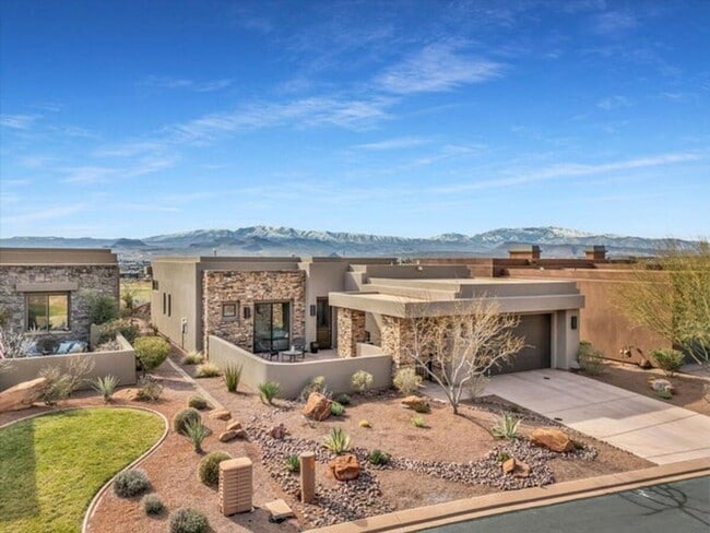 2139 W Cougar Rock Cir