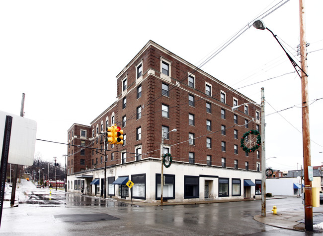 Castleton Apartment Complex in New Castle, PA - Building Photo - Building Photo