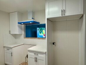 1033 Pearl St, Unit Front in Santa Monica, CA - Foto de edificio - Building Photo