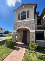11080 W 32nd Ln in Hialeah, FL - Building Photo