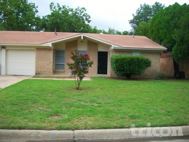 property at 3307 Hummingbird Ln