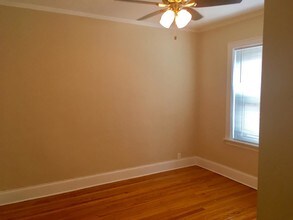 4823 N Springfield Ave-Unit -4823-1W in Chicago, IL - Building Photo - Building Photo