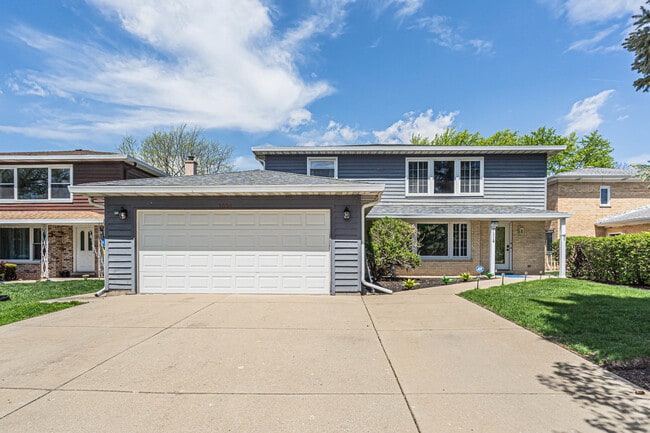 property at 1004 E Callero Cir