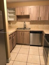 6960 Miami Gardens Dr in Hialeah, FL - Building Photo - Building Photo