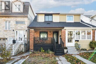208 Cedarvale Ave in Toronto, ON - Building Photo - Building Photo