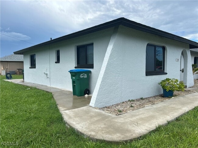 729 SW 46th St in Cape Coral, FL - Building Photo - Building Photo